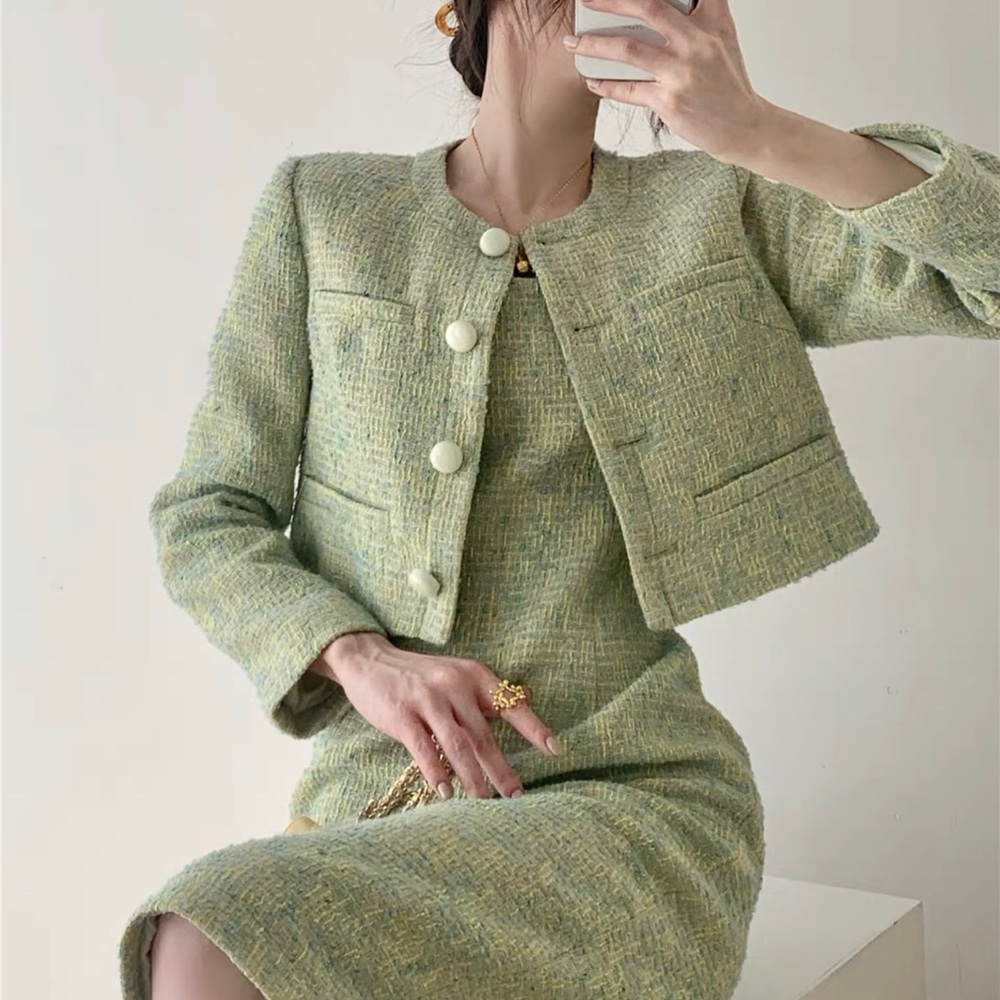 Suit dress in green
